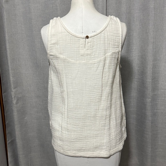 Kuhl “Klover” Organic Cotton Sleeveless-Side Button Detail-Relaxed Fit-M-White - Picture 7 of 15